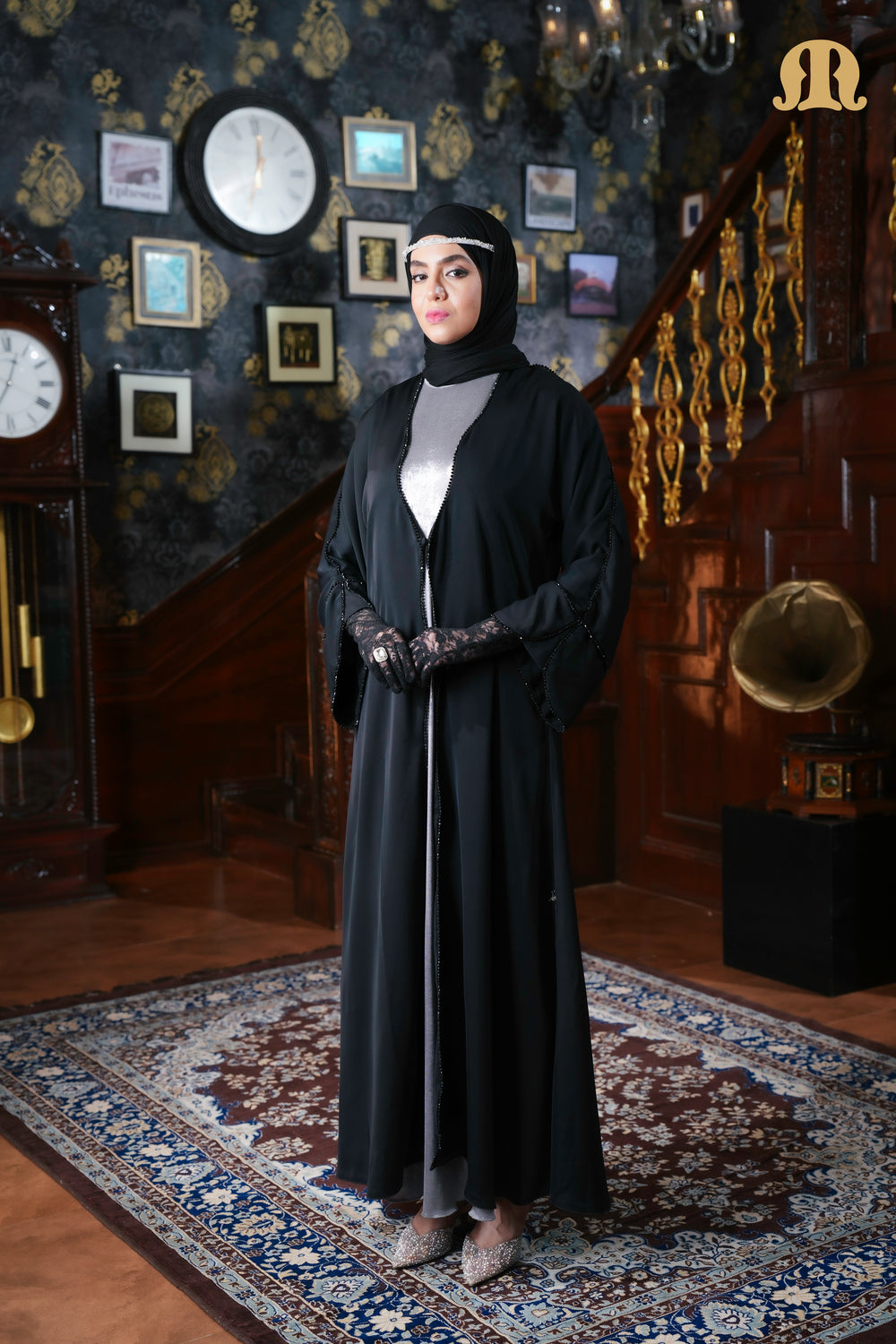 عباية نيكسا سوداء
