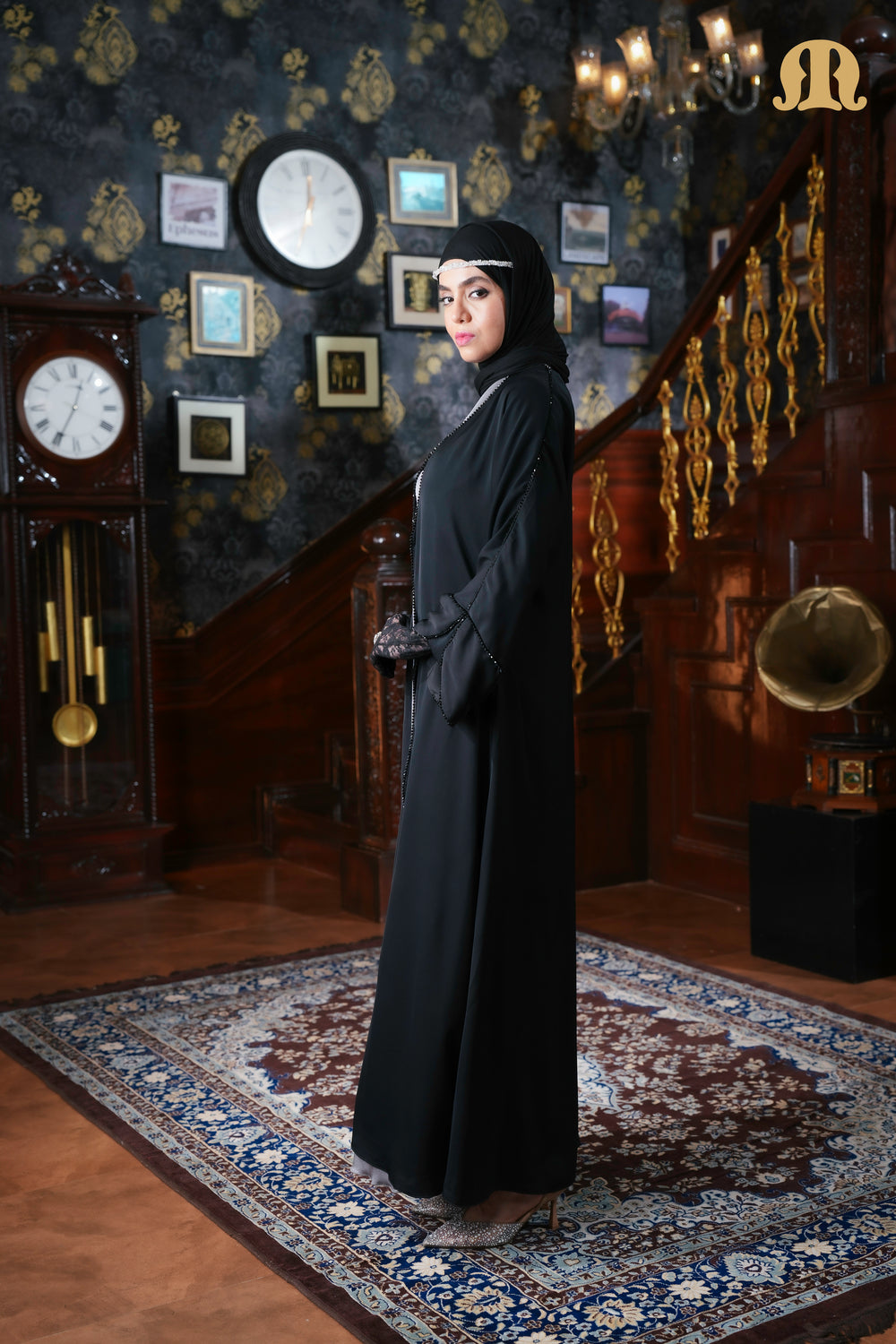 عباية نيكسا سوداء