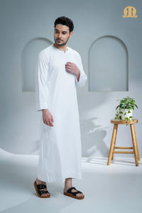 कुर्विग ओमानी सफेद थोब पुरुषों के लिए