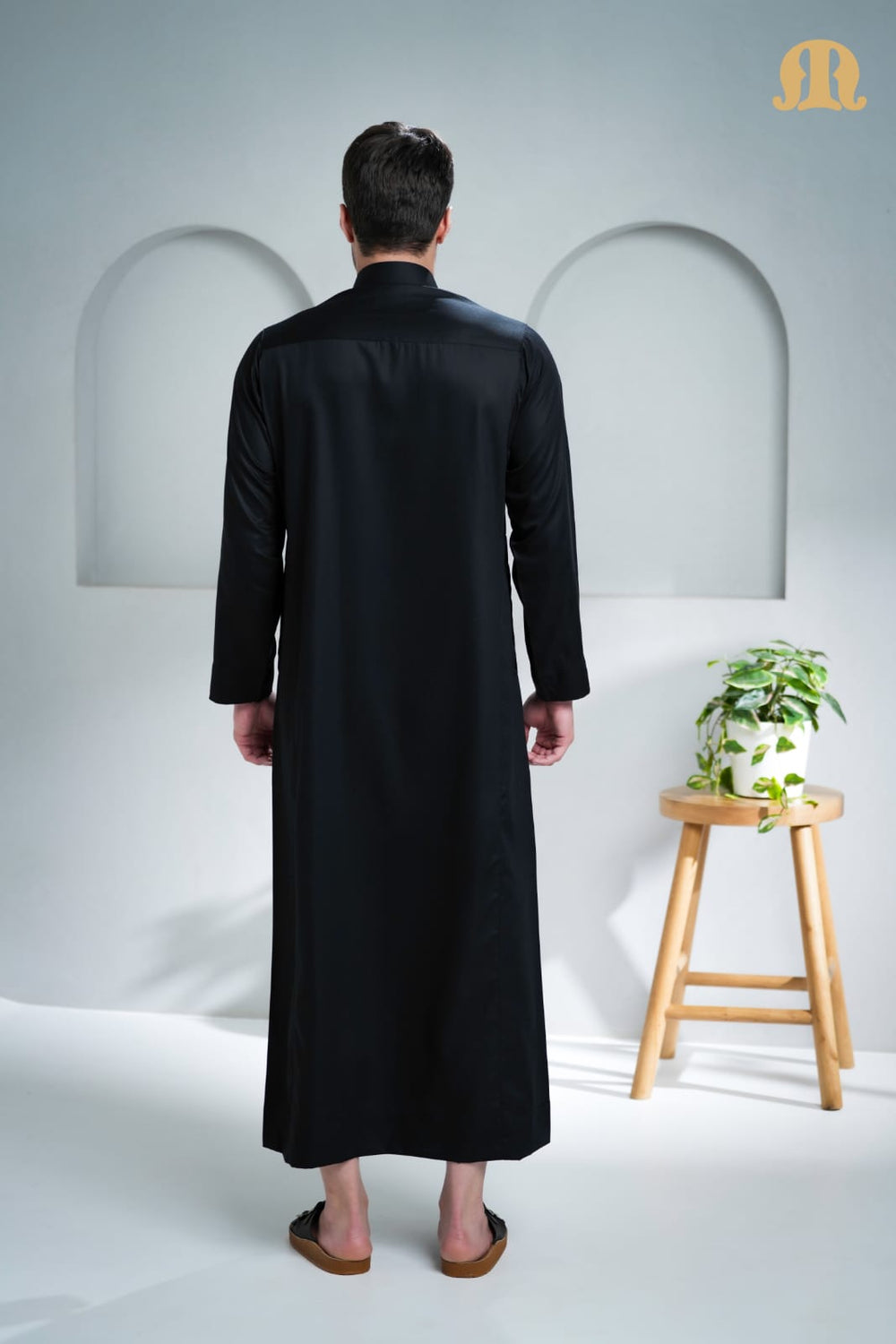 Kurvig Saudi Black Thobe Men