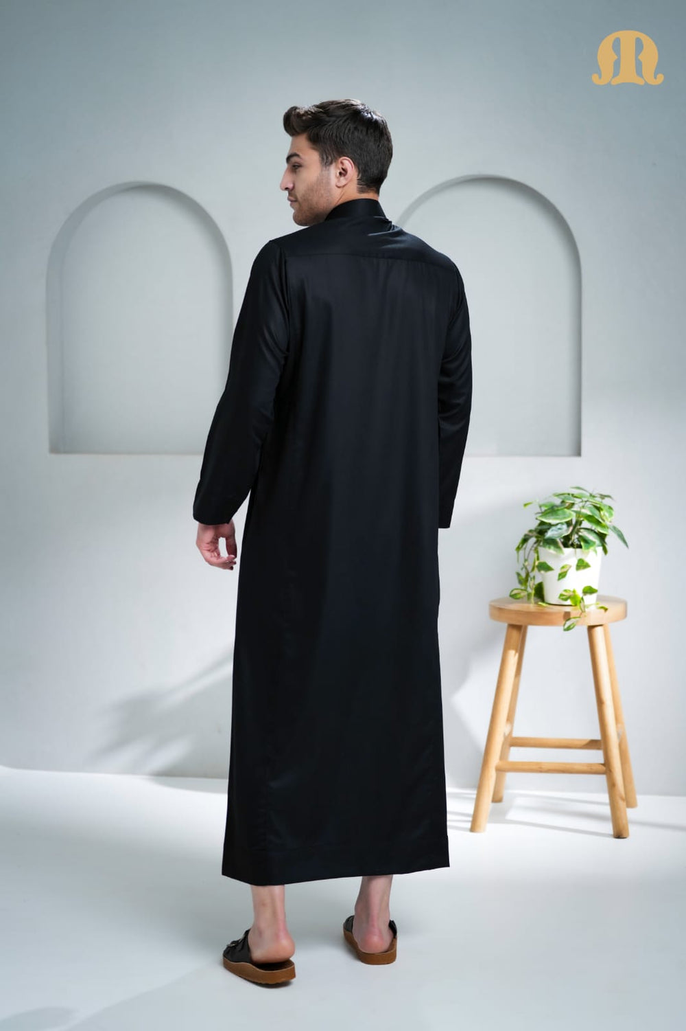 Kurvig Saudi Black Thobe Men