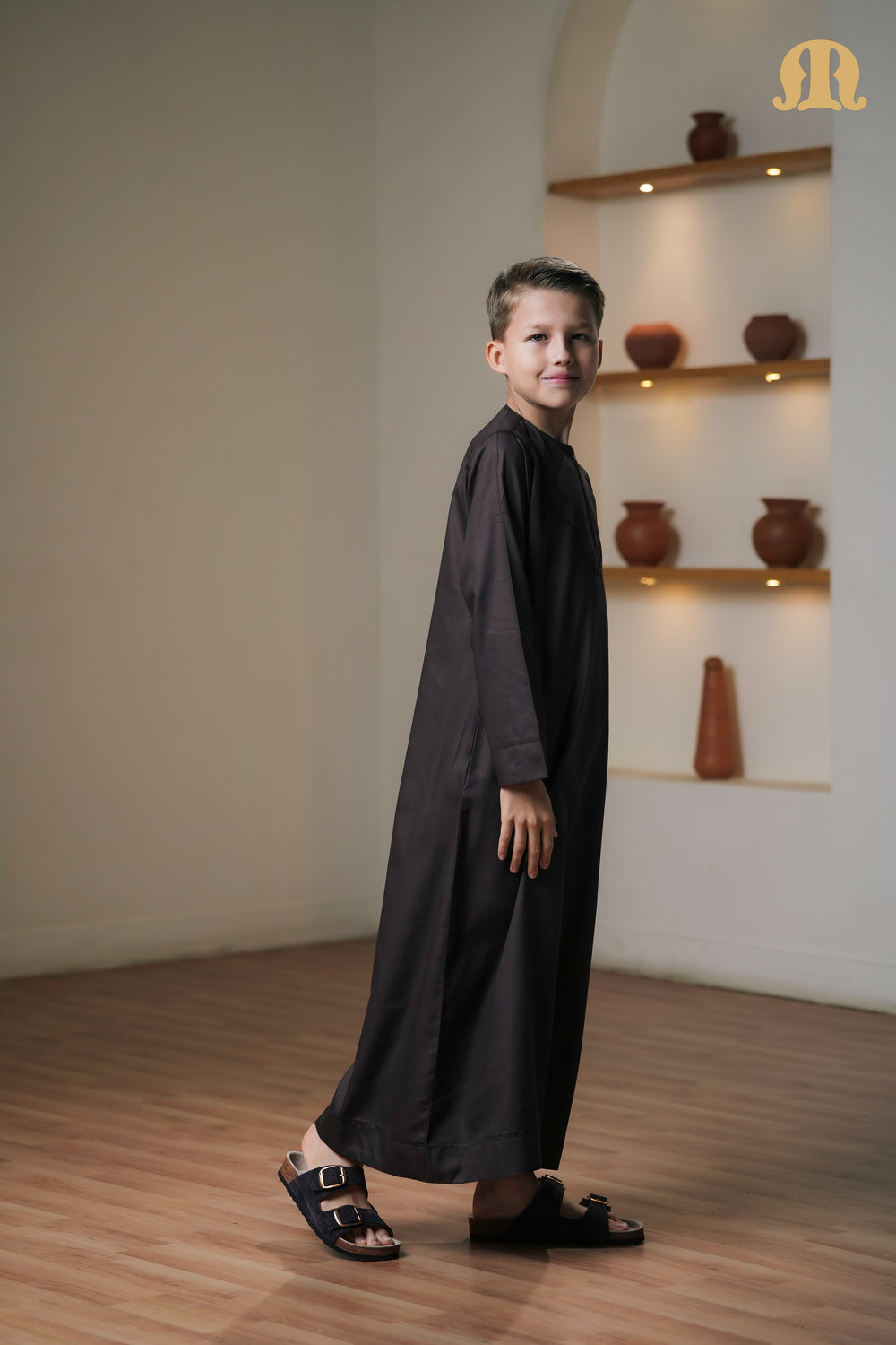 Kurvig Omani 2.0 Dark Brown Thobe Boys