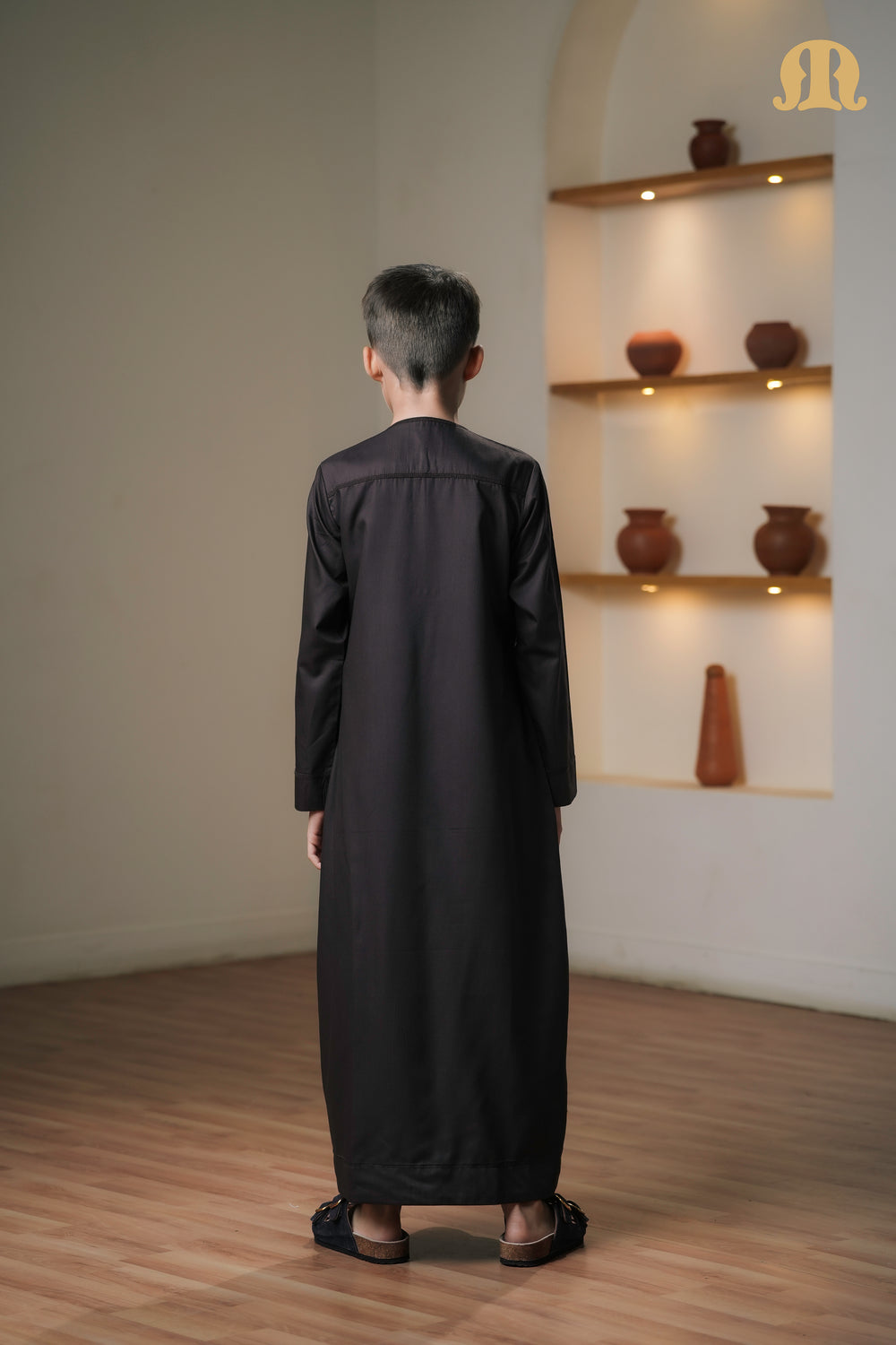 Kurvig Omani 2.0 Dark Brown Thobe Kids