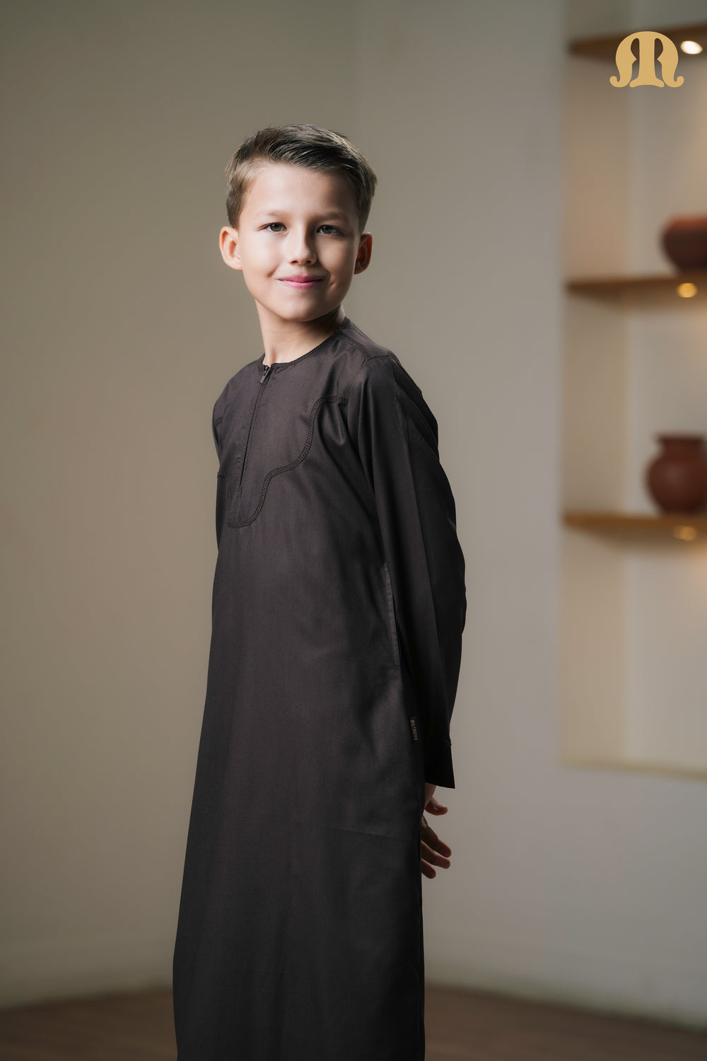 Kurvig Omani 2.0 Dark Brown Thobe Kids