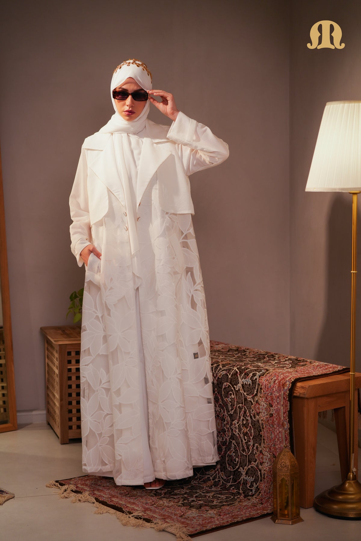 Jardin Abaya  White With Jacket