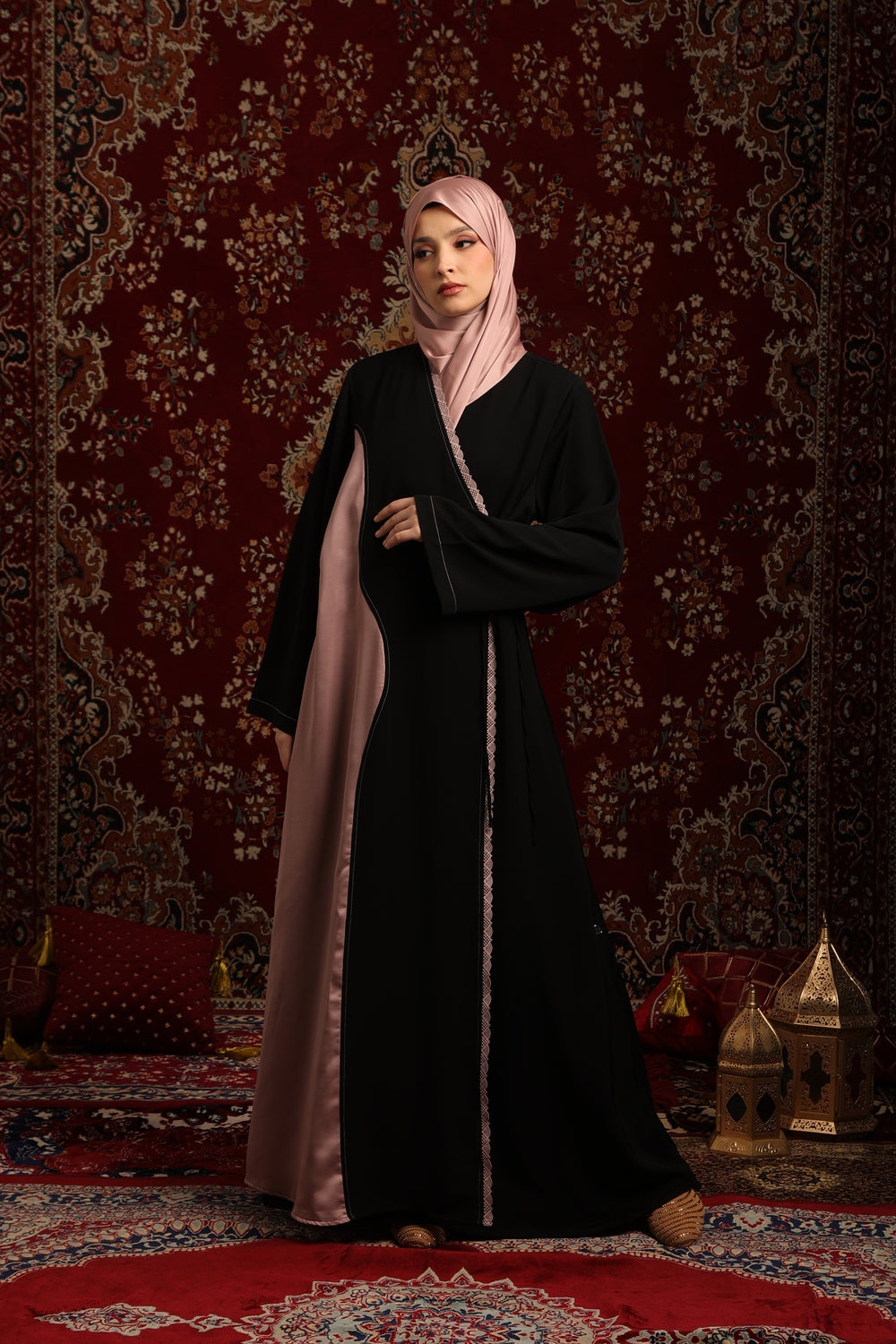 Sera Abaya Black & Pink