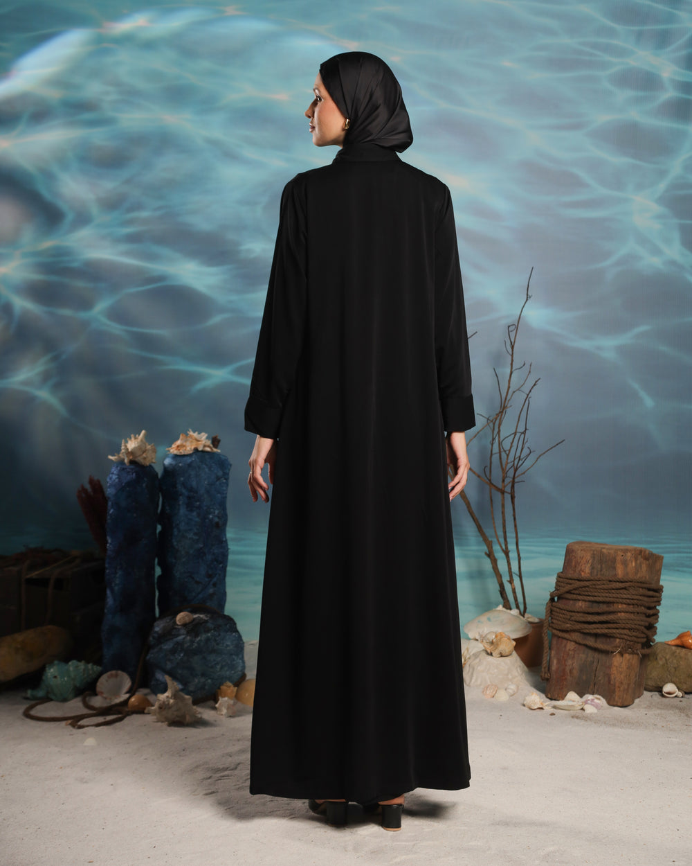 Ayaz Abaya | Black