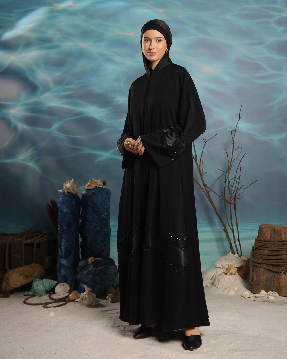 Hikari Abaya | Black