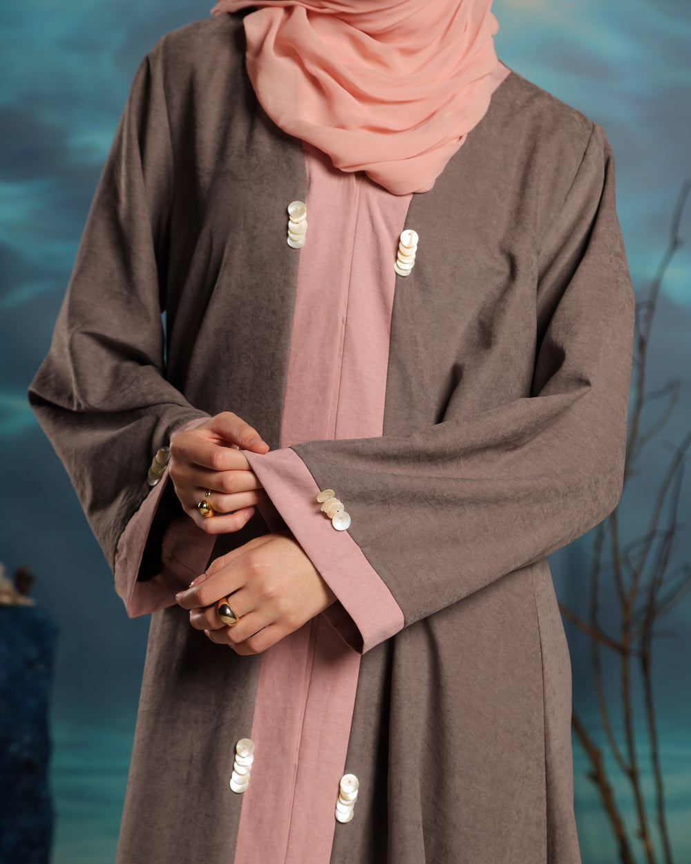 Mawji Abaya | Grey with Pink