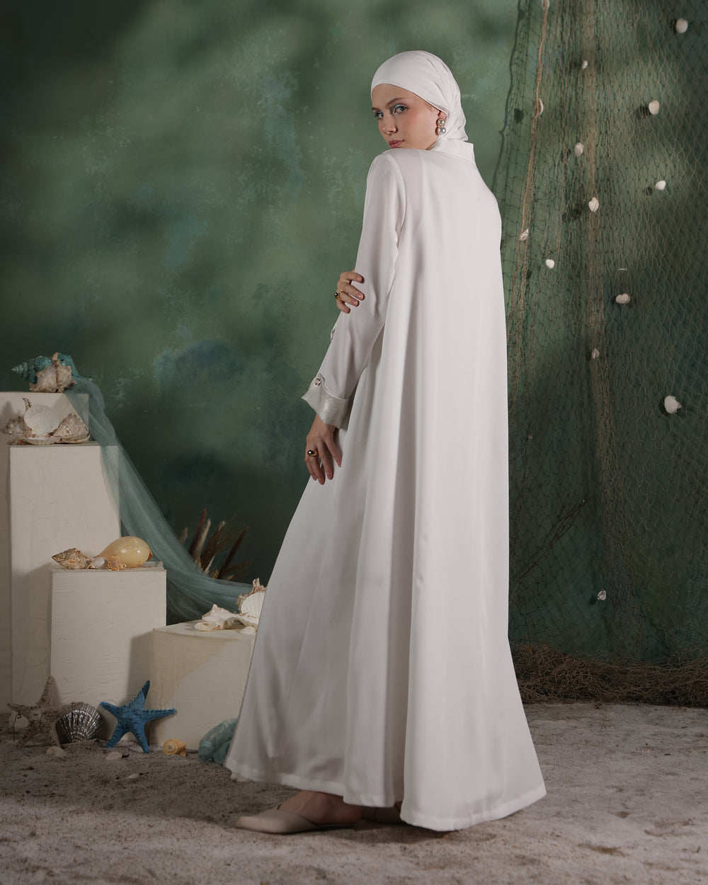 Luz Abaya | White with Silver