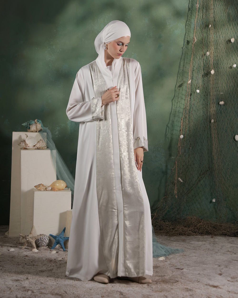 Luz Abaya | White with Silver