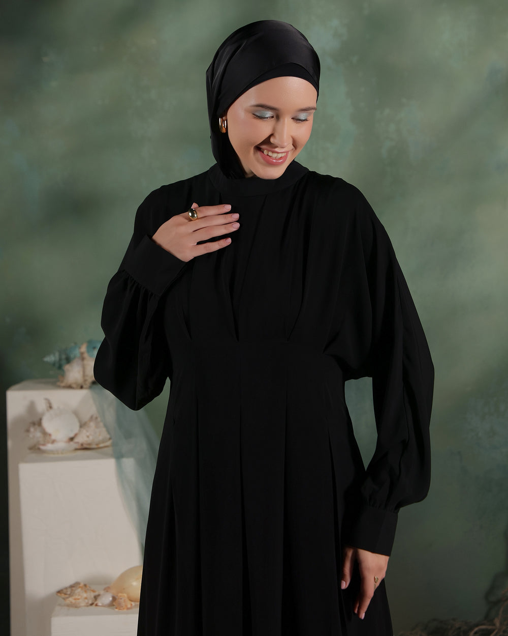 Kiyomi Abaya | Black