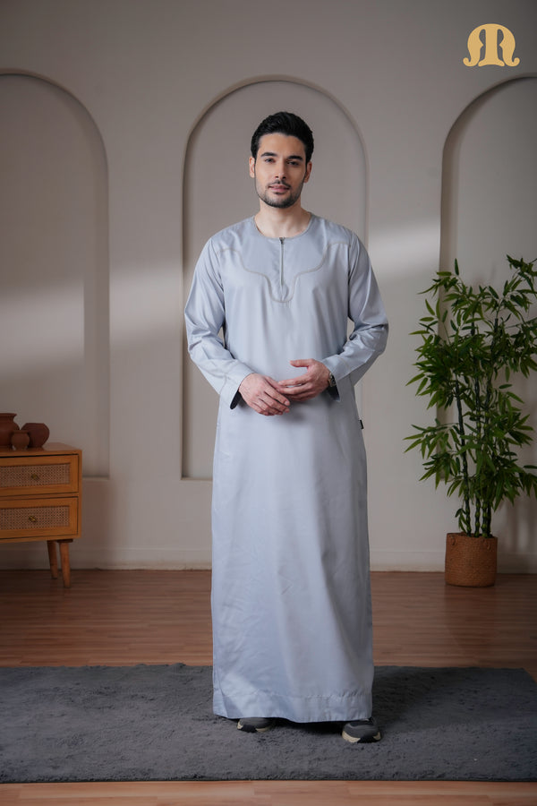 Kurvig Omani 2.0 Light Grey Thobe Mens