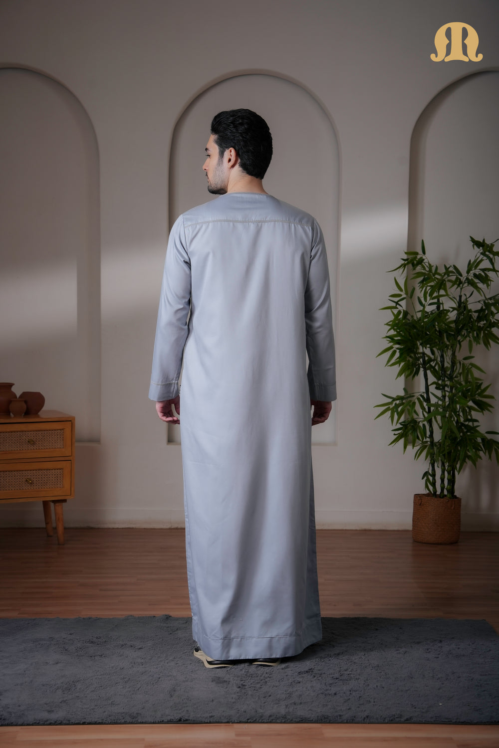 Kurvig Omani 2.0 Light Grey Thobe Mens