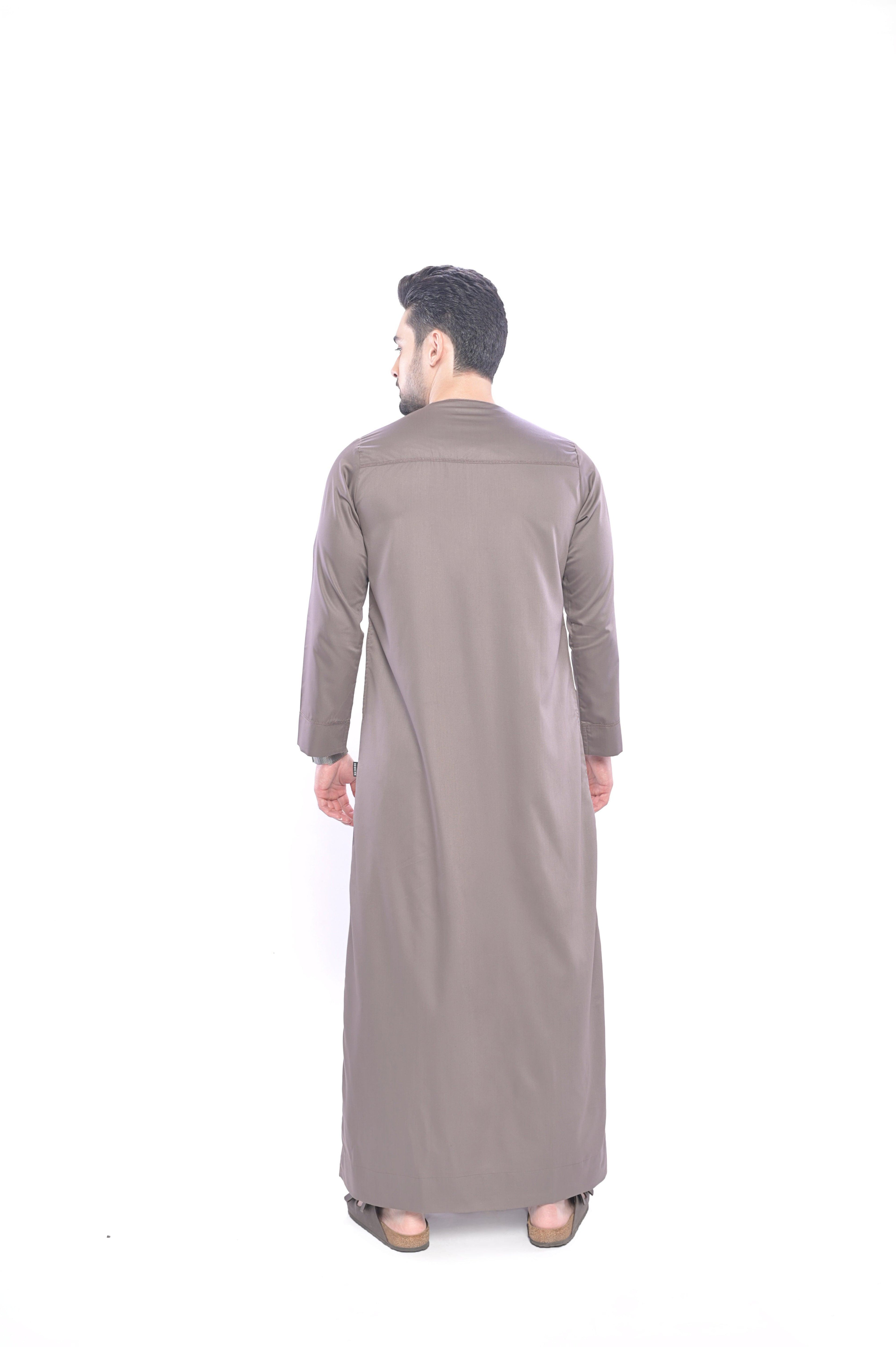 Kurvig Omani Brown Thobe Men - Mashroo